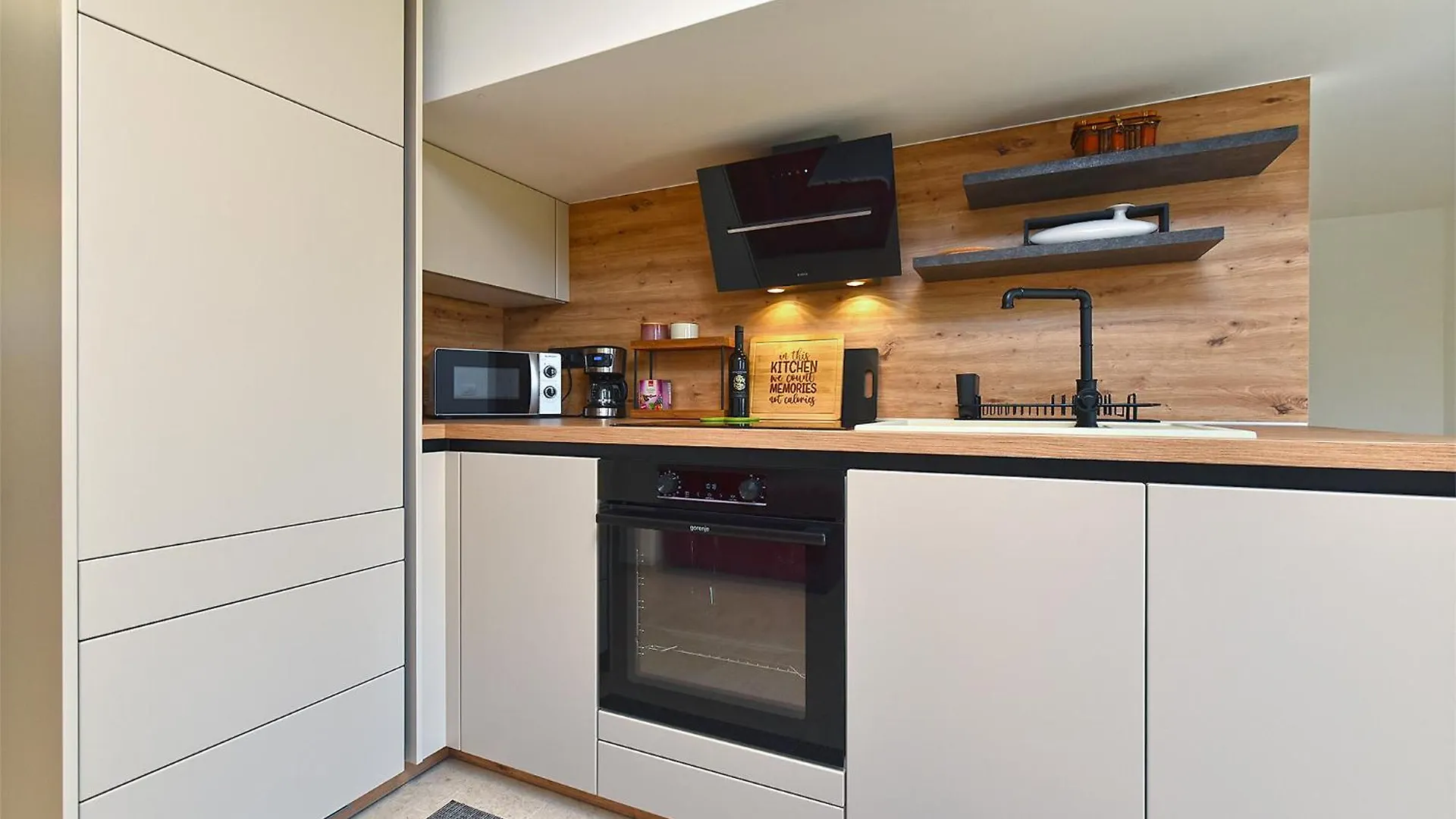Apartment Gradina 2388 沃德年 0*,
